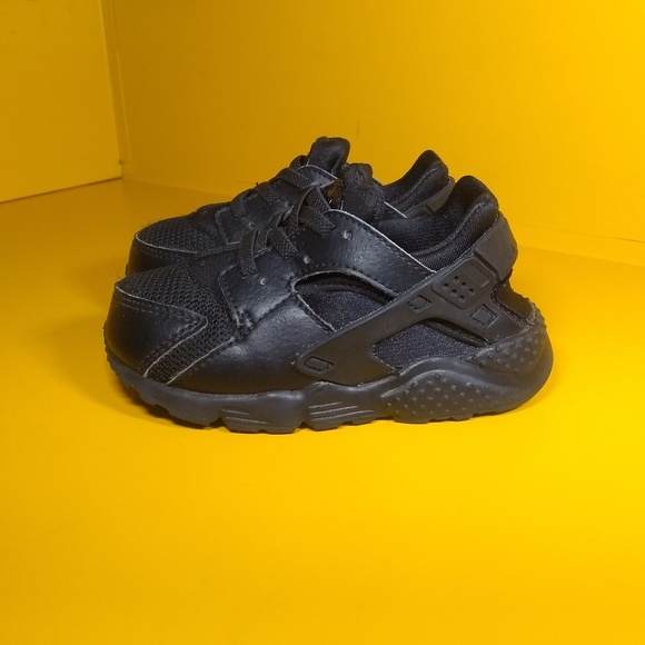 nike huarache black size 7